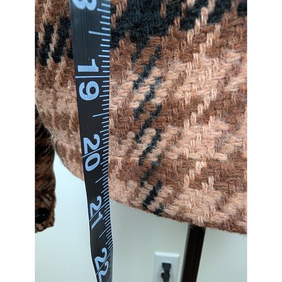 Altar'd State Cozy Cropped Brown Plaid Button Down Jacket Size S - Picture 5 of 8
